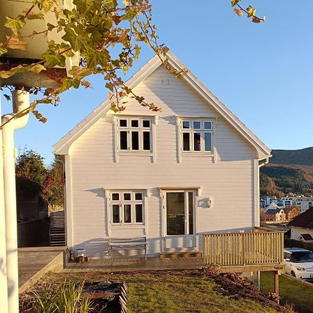 Vila Charming House In Ulsteinvik With Free Parking Exteriér fotografie
